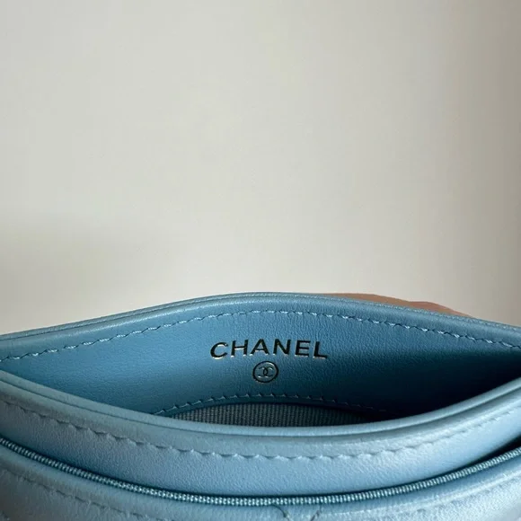 CHANEL Lambskin Quilted Chanel 19 Card Holder - Picture 9 of 12